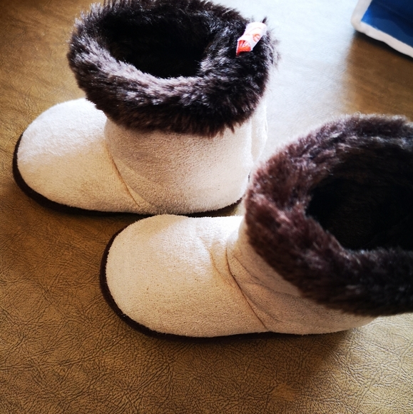 Tickle Toes Baby Boots  3/4 - Picture 1 of 4